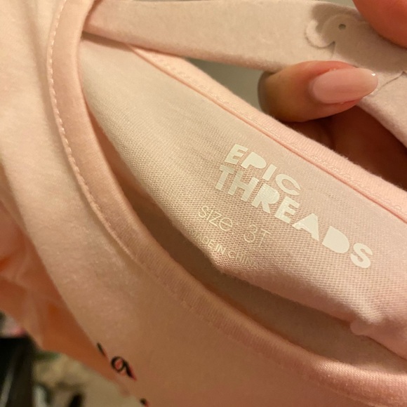 NWOT- Epic Size 4T Christmas Top - Picture 4 of 5